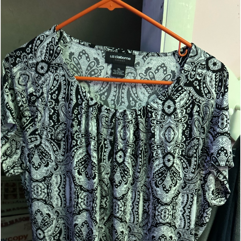 Liz Claiborne dress shirt like new